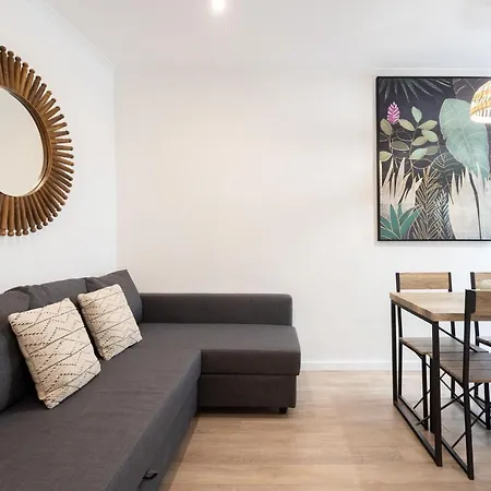 Estrela Patio One-bedroom W/ Patio - By Lu Holidays *