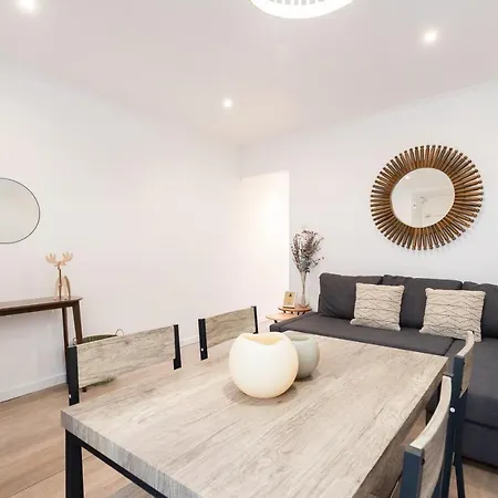 Estrela Patio One-bedroom W/ Patio - By Lu Holidays *